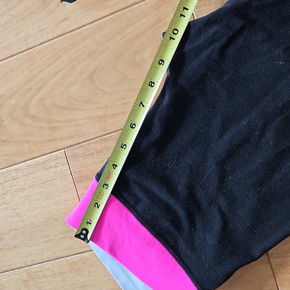 Lululemon Pants, Size 6 - Picture 8 of 8